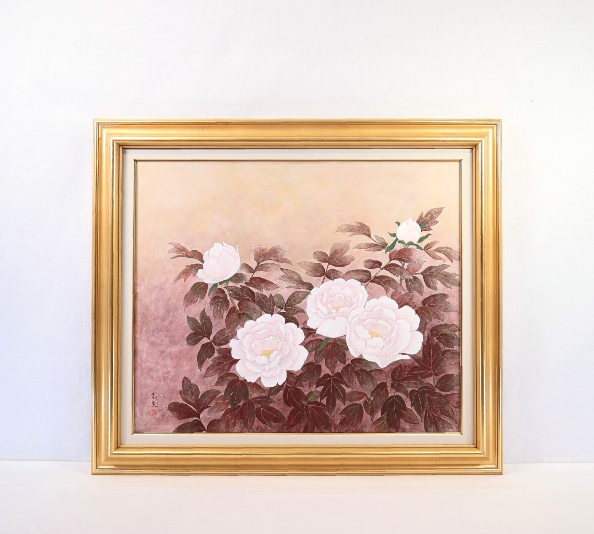 Genuine work by Yoneho Yagita. Large-scale Japanese painting Peony size 20. Member of the Japanese Painting Club. Milky white peonies with a silky soft texture. The background color is subdued, making the flowers stand out even more. 8681, Painting, Japanese painting, Flowers and Birds, Wildlife