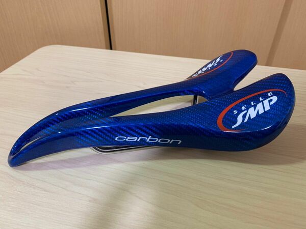 ★ SELLE SMP カーボンサドル　ブルー　新品未使用 ★　ロードバイク