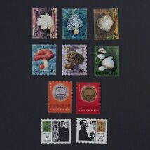 中国切手 おまとめ T70 T71 T65 J64 J94 他 1981-1983年 中国人民郵政 検/ バラ 切手帳 年賀切手 古銭切手 記念切手 など H5477_画像3