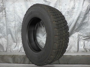 UT2265-ブリヂストン W910 245/70R19.5 136/134J 中古 9.9分山 1本のみ スタッドレスタイヤ 2017年製