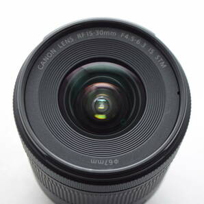 美品★Canon キヤノン RF 15-30mm F4.5-6.3 IS STM★レンズフード付・元箱付の画像2