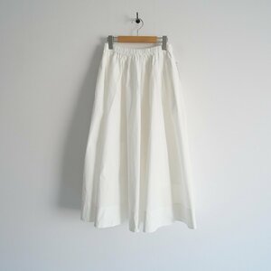 2023SS / IENA Iena / typewriter gya The - tuck skirt / 23060900910110 / 2311-0768