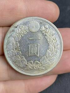 一圓銀貨　明治二十六年　量目約26.96g 直径:約38mm 新一円銀貨 新一圓銀貨 竜 日本銀貨　古銭 一円銀貨 コレクション 銀貨 1円スタート