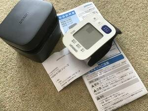 オムロン　OMRON 手首式血圧計　HEM6180