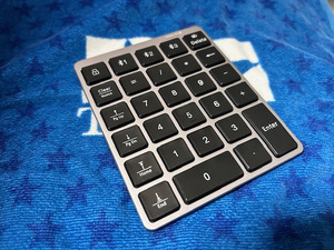 Numeric Bluetooth キーボード [Bluetooth マルチペアリング テンキー]