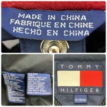 ◯ 90s TOMMY HILFIGER トミーヒルフィガー マウンテンパーカー ナイロンジャケット 旧タグ メンズ ネイビー XLサイズ ロゴ 刺繍 古着_画像9