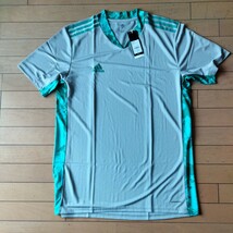 ★新品★お買い得定価5990円アディダス半袖Tシャツウエア3XOサイズグレー 　スポーツ_画像1