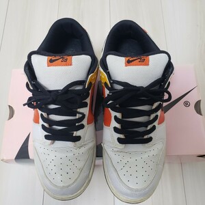  NIKE DUNK LOW SBロズエル　