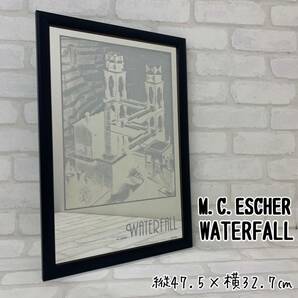 Y■ M.C.ESCHER マウリッツ・エッシャー 騙し絵 アートミラー WATERFALL 滝 アートフレーム 額装 壁掛け 鏡 インテリア CORDON ART の画像1