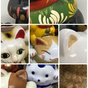 SU■① 招き猫 まとめて 30点 セット 陶器製 ガラス製 置き物 オブジェ 貯金箱 風鈴 黒 黄色 金 白 縁起物 開運 風水 商売繁殖 千客万来 の画像9