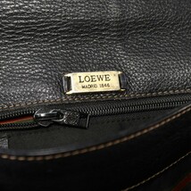 MG1086*スペイン製《LOEWE ロエベ》vintage アナグラム レザーショルダーバッグ クロスボディ フラップバッグ 斜め掛け ブラック_画像9