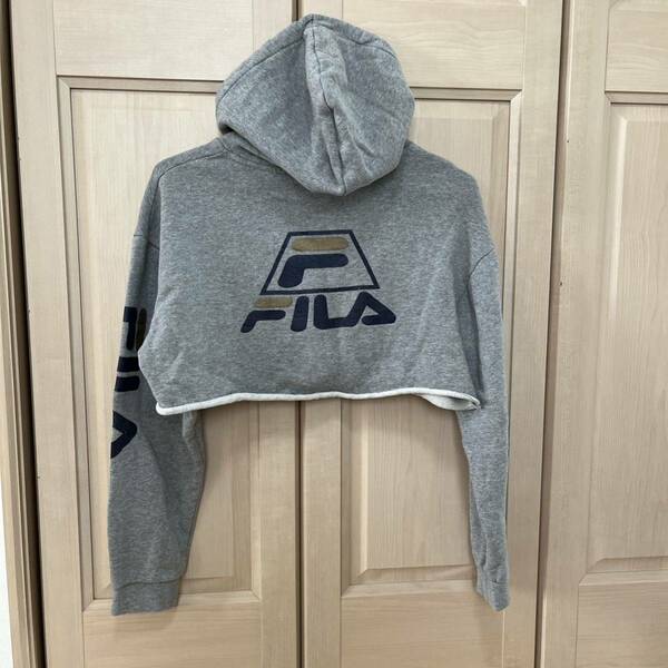 FILA by URBAN outfitters ショート丈パーカー　M程度