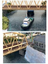 Nゲージ 鉄道模型 ジオラマ 昭和 工業地帯 河川に架かるトラス鉄橋 ポンポン船 空地の野球少年 昇降式遮断機 展示台 ディスプレイ marg-E_画像4