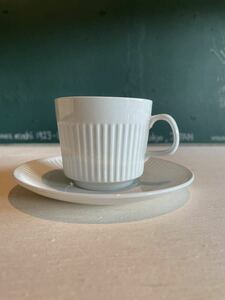 [ the vintage ] JOHNSON BROTHERS heritage white ribbed cup & saucer set ①