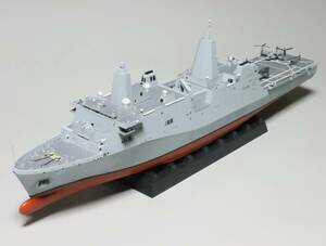 「完成品」 1/350 ドック型揚陸艦「ニューヨーク」