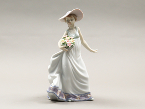 npQE LLADRO リヤドロ 春の花かご フィギュリン 少女 置物