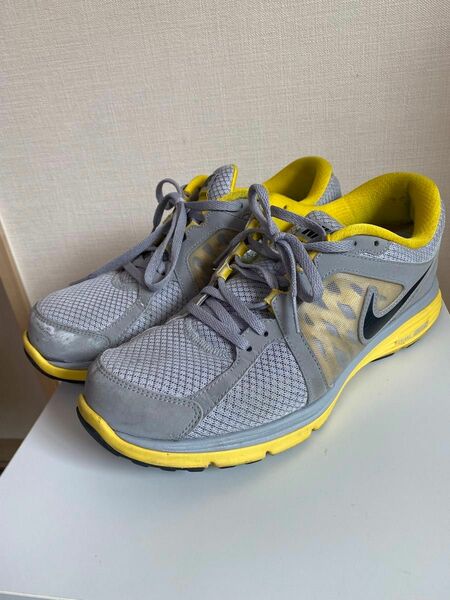 NIKE スニーカー　DUAL FUSION