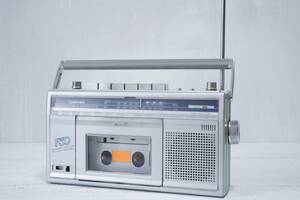 [ TOSHIBA radio-cassette RT-F30 Toshiba ] Vintage Showa Retro radio cassette recorder audio old tool old furniture consumer electronics cassette tape 