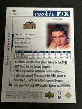 NBA 98-99 SP AUTHNTIC #93 Raef LaFrentz 3,500枚限定シリアルナンバー入り　ルーキーカード_画像2