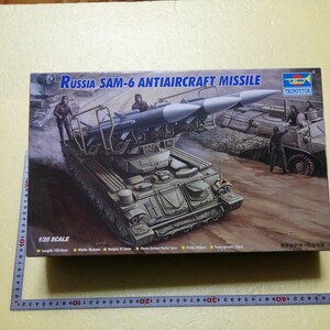 ☆地　1/35 トランペッター　ロシア　SAM-6 対空ミサイル　エッチングパーツ付き　外箱に糊切れ　未組立 　