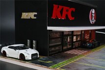 G-FANS 1:64ジオラマ、ledライト付きKFC 駐車場付き_画像3