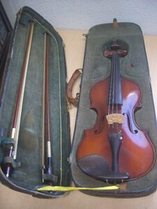 レトロ　　バイオリン　大変古いものです。長さ６１ｃｍ　現状渡し