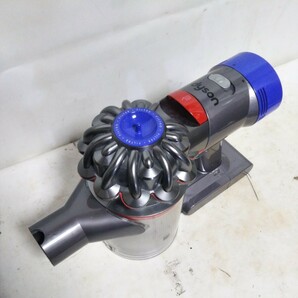 送料無料(４M717)dyson ダイソン コードレスクリーナー 掃除機 SV10の画像2