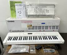 ★美品・2023年製★CASIO/カシオ【 61鍵 Casiotone 光ナビゲーション 電子ピアノ 取説・他 付属品多数（マイク等未開封も有り）】LK-520_画像1