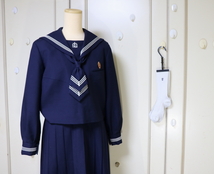 聖ヨゼフ学園のセーラー服は出品に含まれず