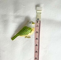 ブローチ 鳥 インコ グリーン ピン 小さい 帯留め かわいい おしゃれ 人気_画像2