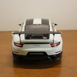 AUTOart 1/18 ポルシェ 911 （991.2） GT2 RS ヴァイザッハ・パッケージ （ホワイト／カーボンブラック）の画像5