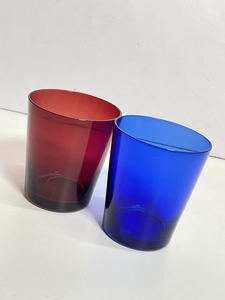 ● コレクター必見 未使用 レトロ ガラス タンブラー コップ 2客 グラス ブルー レッド おしゃれ かわいい ma282