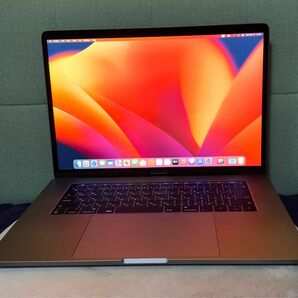 MacBook Pro 15 i7 16GB 2TB GB 2017 with Touch Bar 