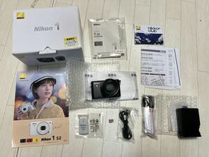 Nikon 1 S2 ミラーレスカメラ ニコン 箱 説明書 バッテリー 充電器 レンズ メモリーカード など全て揃っています