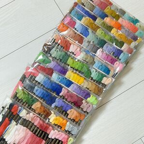 コスモ刺繍糸　25番　8m 200色糸　色被りなし