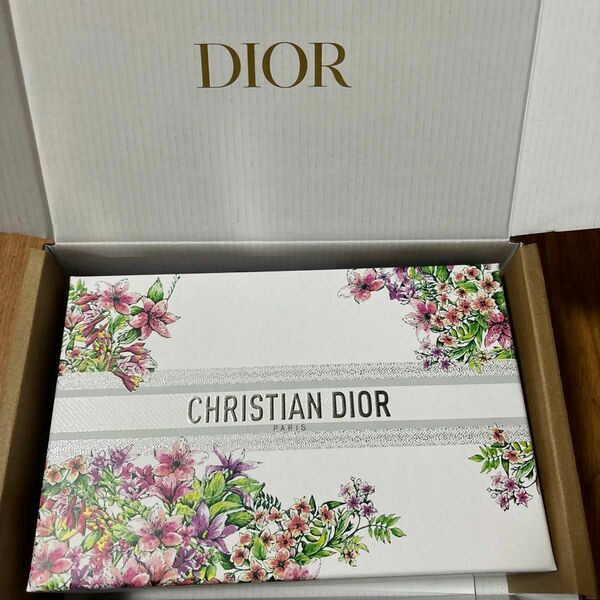 Dior 限定ギフトボックス