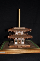 ☆稀少残り一つ☆ 小林工芸 ☆国宝☆ 醍醐寺 五重塔 １／７０ 屋久杉使用 木製模型 特大サイズ 高さ６３ｃm 木製 精巧 建築模型_画像5