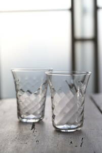 古い型吹きガラスのツイストグラス / 19-20世紀・フランス / 硝子 ワイングラス アンティーク 古道具