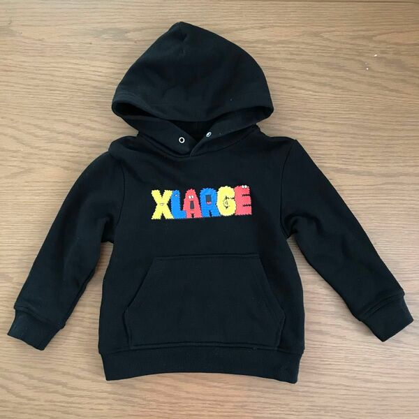 X-LARGE KIDS ロゴ長袖パーカー　フード付きトレーナー　セサミ 100