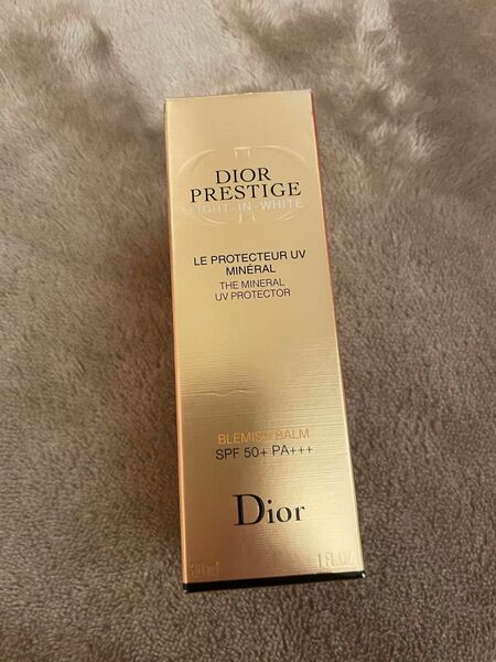 値下げしました！dior プレステージホワイト ルプロテクター uv ミネラル