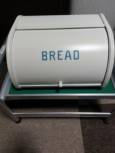 BREAD BOX