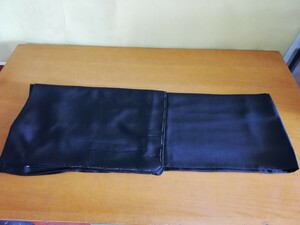 若干薄手の黒紋付 着物 しつけ付き 和服 昭和 和装 衣装 リメイク　古い未使用