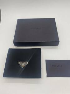 プラダ PRADA 二つ折り財布 ブラック ケース付き