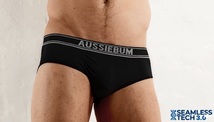 即決正規品新品 オージーバム Aussiebum Seamless Tech3.0 Brief ビキニブリーフ 黒色 現品表記サイズ M　ブラック_画像1