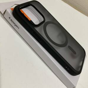 Spigen iPhone 15 Pro ケース MagSafe クリア ワイヤレス充電対応 ウルトラ・ハイブリッド マグフィット ACS06720 (フロスト・ブラック)の画像9