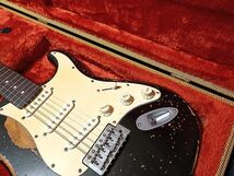 リアトーン搭載Select Capacitor BeldenWier CustomRelicBlackStratocaster _画像4