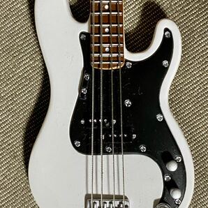 1/6スケール FENDER(フェンダー)ぽい/Mustang Bass ムスタングベース風エレキベース 専用スタンド&ポータブルアンプ付入荷困難 レアの画像8