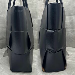 1円■美品■ 定価46万円 BOTTEGA ボッテガヴェネタ メンズ ラージ アルコ イントレ トートバッグ ビジネス A4◎ 大容量 肩掛け 現行 革 黒の画像4