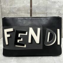 1円■近代モデル■ FENDI フェンディ メンズ クラッチバッグ セカンドバッグ ボディ ズッカ 大容量 バイカラー マルチ 白 黒 レディース 革_画像2