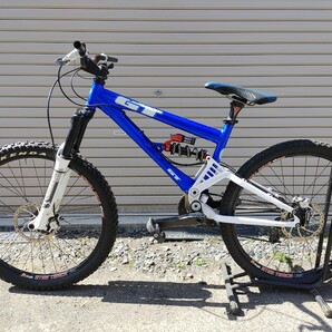 GT bicycle Brian lopes i-draive Downhillの画像1